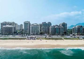 Composta pelos apartamentos mais espaçosos do lake victoria, a torre 1 materializa o sonhar grande. são oito pavimentos com dois elevadores sociais e com apenas uma unidade por andar, cada uma com seu