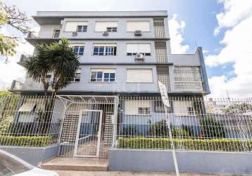 Vende-se apartamento com 4 quartos (dormitórios), sendo 2 suítes, com 1 vaga de garagem, living amplo , dependência de empregada completa, copa e cozinha, sacada com churrasqueira, gabinete, garagem r