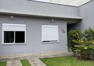 Casa de 2 dormitórios e 3 banheiros, com garagem  no bairro guarujá próximo a ipanema e zaffari, porto alegre rs   &lt;br&gt;   &lt;br&gt;casa super moderna,  com 2 suítes, ar-condicionado nos dormitó