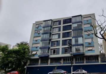 Apartamento 03 dormitórios 231,80m privativos, garagem fechada no bairro petrópolis, sendo uma suíte, sala de estar com sacada, sala de jantar, dependência de empregada. ensolarado, espaçoso e aconche