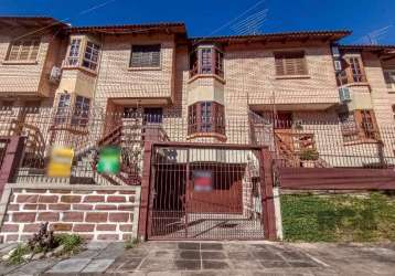 Casa á venda no jardim itu.&lt;br&gt;dois andares, primeiro andar com living para 2 ambientes, cozinha com armários, lavanderia, churrasqueira e lavado. segundo andar com três dormitórios, sendo 1 suí