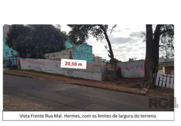 Terreno amplo e pronto para construir no bairro camaquã - porto alegre/rs&lt;br&gt;&lt;br&gt;excelente oportunidade na rua marechal hermes, 522! este terreno de 902 m², com dimensões de 20,5m x 44m, o