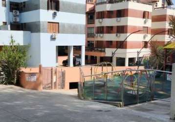 Linda cobertura em ipanema, com vista para o guaíba&lt;br&gt;condomínio com excelente ingraestrutura, playground, quadra de esportes, piscina.