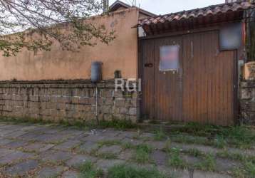 Terreno no bairro bom jesus.&lt;br&gt;excelente para construção de edificação de pequeno condomínio, depósito ou estacionamento.&lt;br&gt;possui uma casa de 2 dormitórios e 1 garagem que ainda podem s