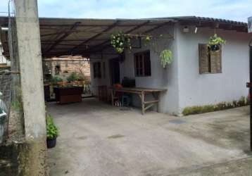 Vende casa em acesso fácil, com lage para outra casa, proprietário , perto de condução. precisa vende para comprar outro. agende visita com nossos corretores!!!