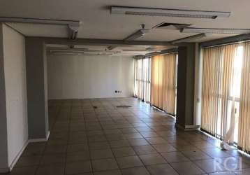 Sala no bairro centro. na rua chaves barcelos com 47m² metros quadrados de área  privativa cada sala,  ensolarada, com fácil acesso.&lt;br&gt;&lt;br&gt;esta sala pode ser vendida separada pelo valor d