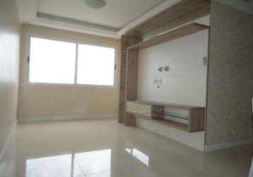 Apartamento semi mobiliado, com 3(três) dormitórios, sendo 1 (um) suíte, living de 2(dois) ambientes com rebaixamento em gesso e sanca, cozinha americana montada, piso porcelanato, ar split, andar alt