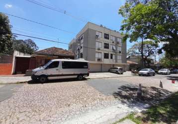 Apartamento 1 dormitório com vaga no jardim são pedro&lt;br&gt;belíssimo apartamento reformado e semi-mobiliado, com 1 dormitório e vaga de garagem. ar condicionado inverter instalado, banheiro e cozi