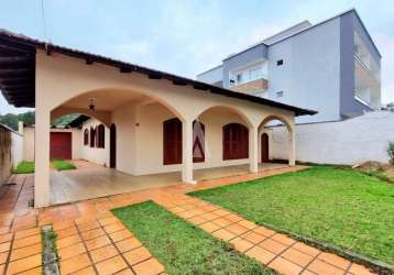 Casa residencial com 5 quartos  para alugar, 194.40 m2 por r$3000.00  - boa vista - joinville/sc