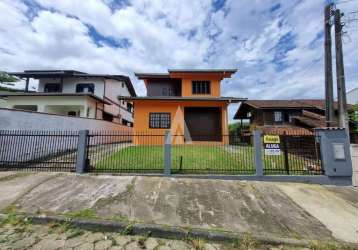 Casa residencial com 4 quartos  para alugar, 174.79 m2 por r$3500.00  - boa vista - joinville/sc