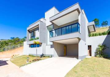 Casa em condomínio fechado com 3 quartos à venda na estrada da bibi, 208, posse, teresópolis, 180 m2 por r$ 880.000