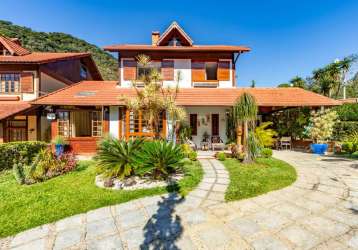 Casa em condomínio fechado com 4 quartos à venda na alameda iracema, 810, granja guarani, teresópolis, 250 m2 por r$ 1.800.000