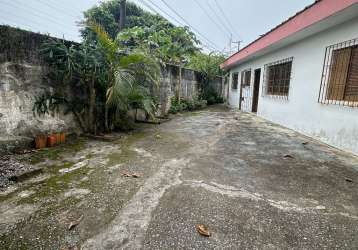 Casa lado praia com espaço pra piscina e construção!!