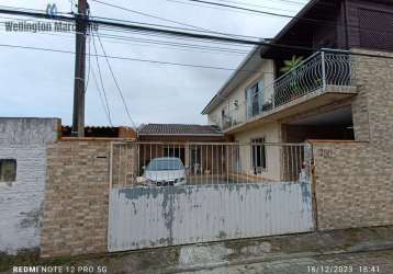 Casa de 2 andares 03 dormitórios no bairro rio grande, palhoça