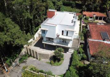 Maravilhosa casa com 4 quartos e linda vista para o lago. granja viana, condominio palos verdes.