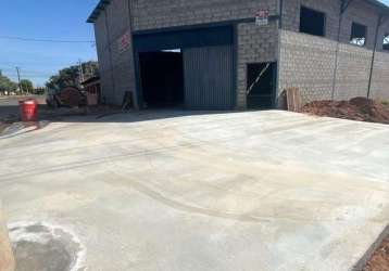 Aluga-se  galpão comercial com 400 m² proximo a br 153 no valor r$ 6.000,00  , setor pampulha, apar