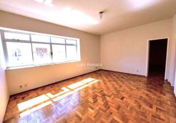 Apartamento na praça da liberdade - 3 quartos ideal para reformar!