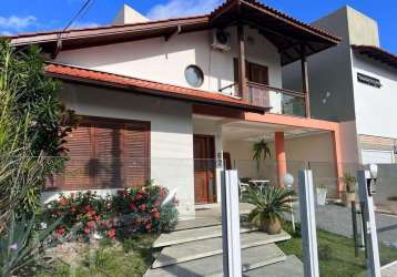 Casa com 2 quartos à venda na rua vinte e três de março, 62, itaguaçu, florianópolis, 132 m2 por r$ 1.280.000