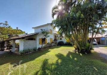 Casa em condomínio fechado com 7 quartos à venda na avenida luiz boiteux piazza, 3860, ponta das canas, florianópolis, 233 m2 por r$ 1.800.000