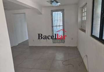 Casa em condomínio fechado com 2 quartos para alugar na rua filgueiras lima, riachuelo, rio de janeiro, 103 m2 por r$ 1.500