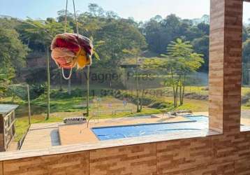 Chacara a venda , com lago cheio de peixes e piscina