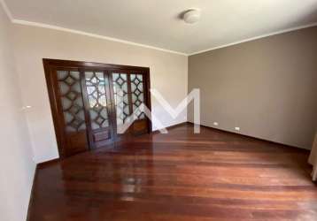 Sobrado para locação com 230m² para fim comercial ou residencial, com 3 quartos,1 suíte com closet,