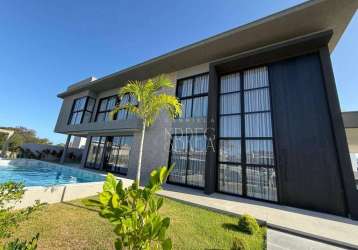 Casa nova em condomínio fechado - 5 quartos (4 suítes) - com 260m2 de área construída - valor r$: 2.300.000,00 - joão pessoa / pb