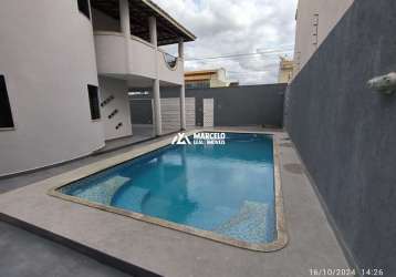 Vendo casa de alto padrão com 4/4 + dependência completa + piscina + terreno de