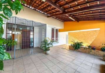 Casa com 4 dormitórios sendo 3 suítes (próxima ao hospital do coração) à venda, 244 m² por r$ 460.000 - lagoa nova - natal/rn