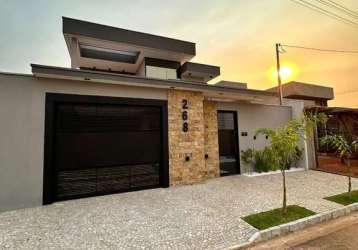 Impecável casa à venda em uberlândia-mg, praça alto umuarama: 3 quartos, 1 suíte, 2 salas, 3 banheiros, 4 vagas, 172m².