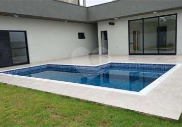 Casa térrea com 3 suítes + piscina + área gourmet pronta para morar, aceita financiamento bancário