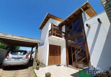 Casa com arquitetura diferenciada, balneário gaivotas - lagoa cortada