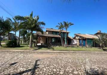 Linda casa envidraçada pronta para morar, balneário gaivota - lagoa cortada  