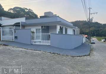 Casa geminada pronta para morar em penha