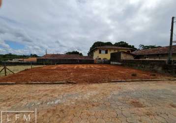 Terreno no centro pronto para construir