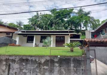 Casa com 3 quartos à venda na rua benedito novo, 613, água verde, blumenau, 126 m2 por r$ 450.000