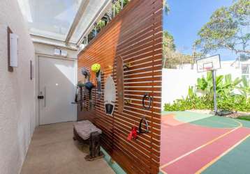 Casa tipo  para venda com 4 quartos, 350m²