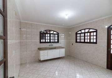 Sobrado  para venda com 3 quartos, 200m²