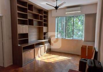 Aconchegante apartamento de 82m², fundos, arejado e silencioso, na conde de bonfim.