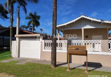 Casa com 4 quartos para alugar na rua fortaleza, praia da lagoinha, ubatuba por r$ 900 por dia