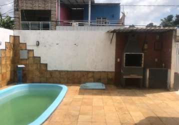 Vendo casa em alameda fechada com piscina