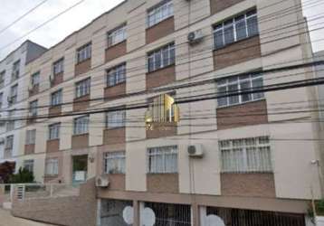 Apartamento à venda, no bairro trindade, florianópolis-sc, com 3 quartos, sendo 1 suíte, com 1 vaga