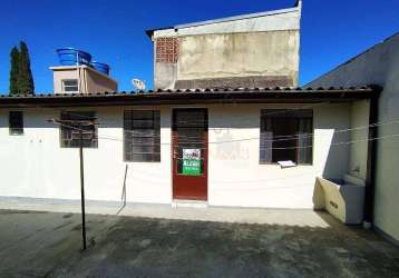 Casa com 1 dormitório para alugar, 40 m² por r$ 915,00/mês - capão raso - curitiba/pr