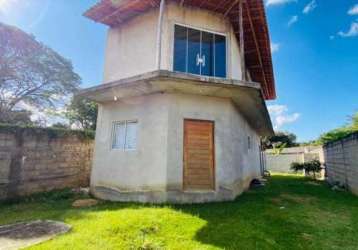 Imperdível! casa à venda em caçapava-sp, bairro piedade: 2 quartos, 1 suíte, 1 sala, 2 banheiros, 3 vagas de garagem. confira!