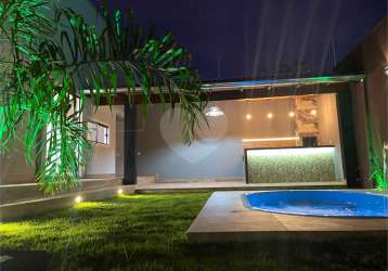 Casa térrea com piscina - residencial araguaia