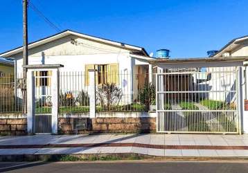 Casa de 3 quartos, sendo 1 suíte, 2 garagem