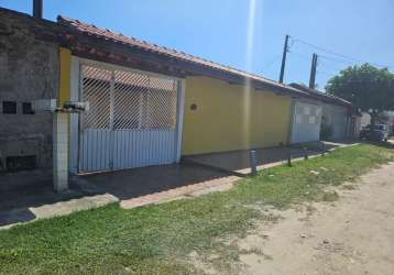 Linda casa com edícula à venda, com 04 dormitórios (sendo 01 suíte),  vagas para 08 veículos, no bairro indaiá, bertioga sp.