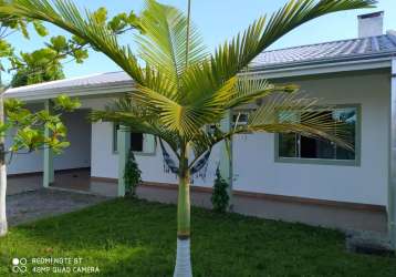 Casa de alvenaria à venda – próxima à praia e com ótima localização!