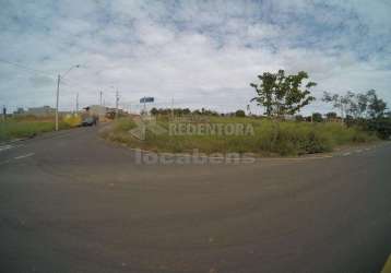 Terreno de esquina comercial no colina azul