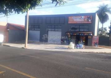 Sala comercial com 1 wc e 2 vagas de garagem, no bairro parque das aroeiras